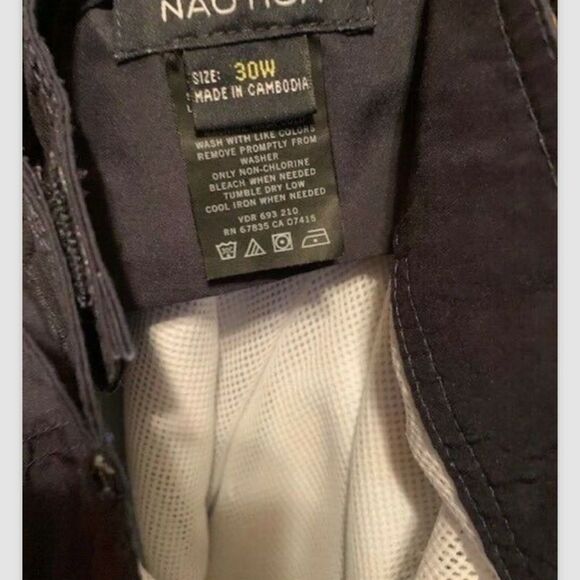 NAUTICA SIZE 30 BLACK WITH BLUE FLORAL PRINT BOARD SHORTS - Picture 4 of 4